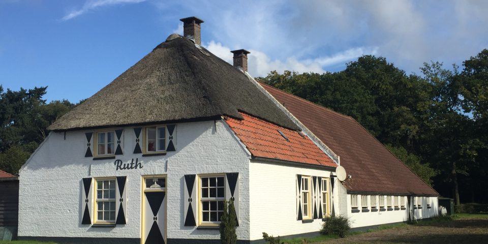 Natuurbegraafplaats     ‘Hoeve Ruth’